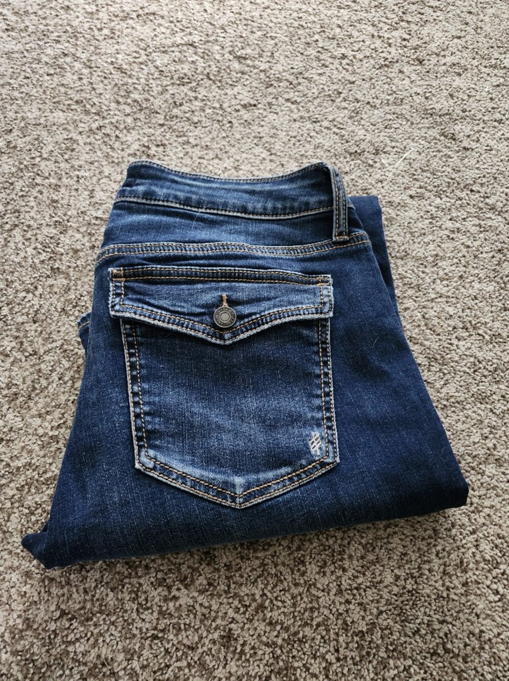 Silver Jeans Women's Straight Blue Denim with Flap Back Pockets 31/33 Never Worn
